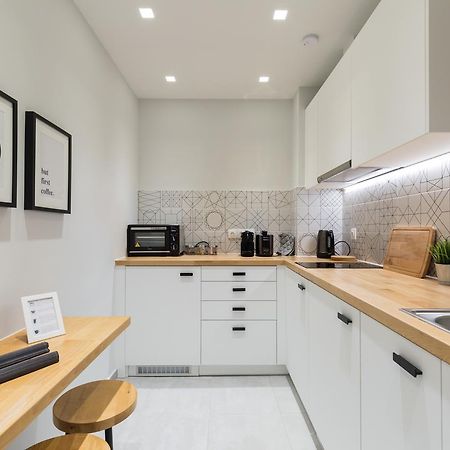 Sleek Flat In Central Syntagma By Upstreet Atenas Exterior foto